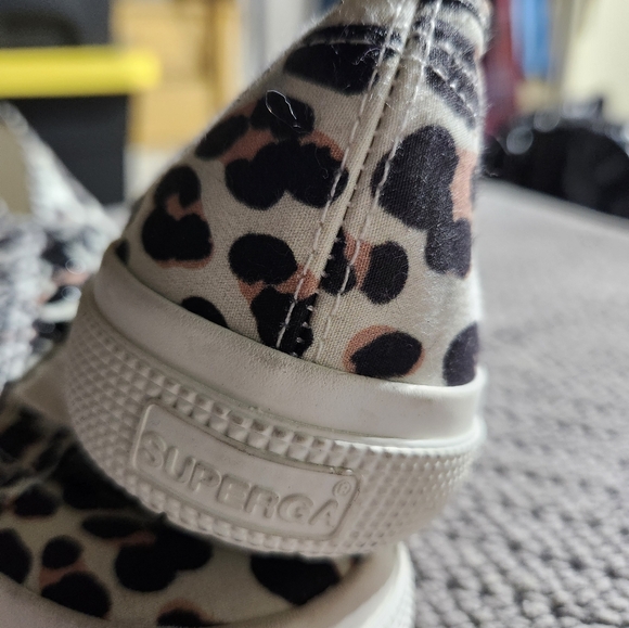 Sneakers - Picture 5 of 5